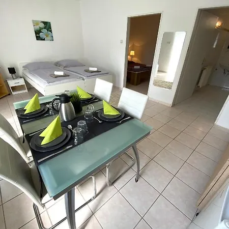 Appartementhaus 5. Jahreszeit Apartman