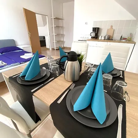 Appartementhaus 5. Jahreszeit Apartman *