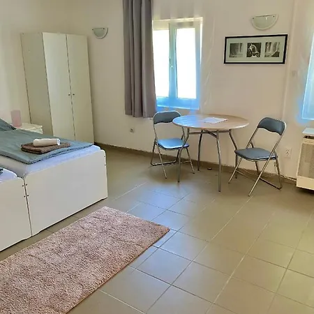 Appartementhaus 5. Jahreszeit Apartman *